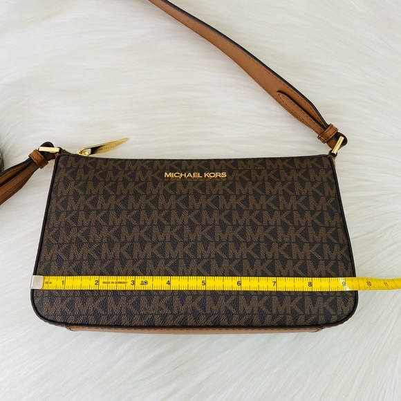 Michael Kors Jet Set Travel Crossbody w Tech Attch - Picture 13 of 16